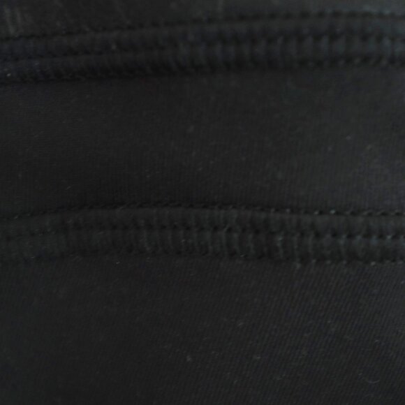 Lululemon Fresh Mesh Run Crop Wind Chill Fatigue Green Black Black capri - Picture 11 of 13